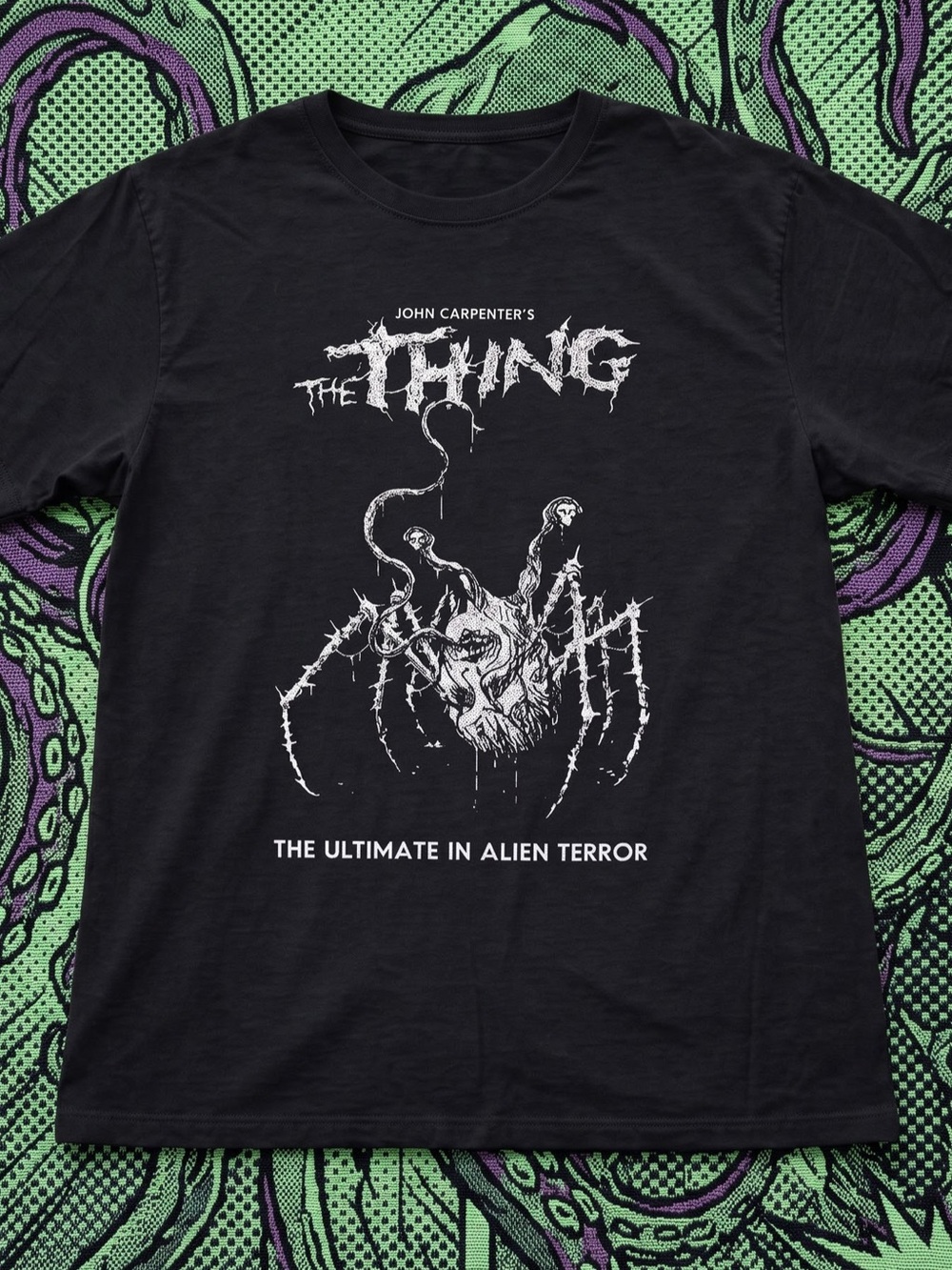'Gildan John Carpenter's The Thing Black
Graphic T-Shirt